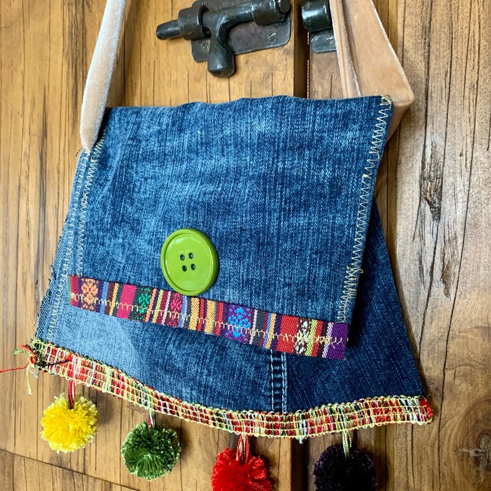 Small boho purse.  Shoulder bag.